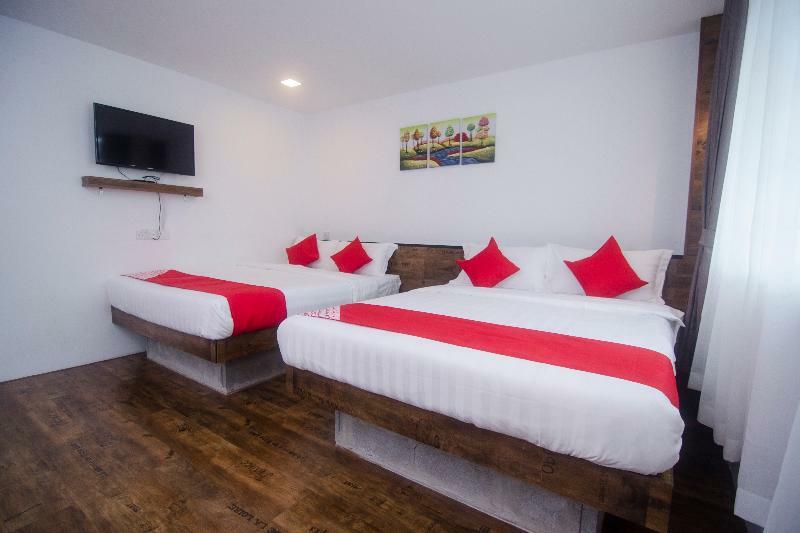 โอโย 836 มันดูระฮ์ รูม แอนด์ คาเฟ Hotel กูชิง ภายนอก รูปภาพ